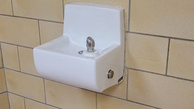 Image for story: Prince George's County parents want public schools to supply more safe water fountains 