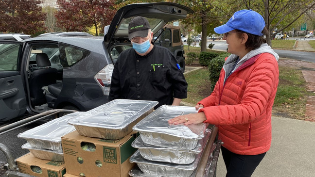 Food rescue to Central Union Mission. Photo by Jay Korff/7News 