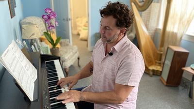 Image for story: COVID long hauler uses his gift as music therapist to aid other suffering long haulers